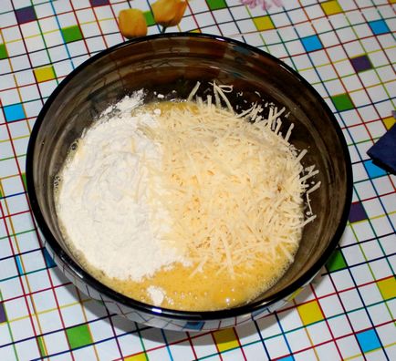 Простий сирний кляр для риби, відбивних, курки, цвітної капусти або кабачків - як зробити сирний