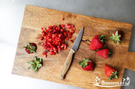 Rețeta pentru lichior de căpșuni - pas cu pas cu fotografia