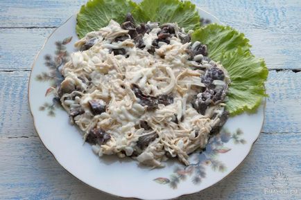 Salata - cuibul de lemn de cocos - cu pui de carne si batoane de cartofi, reteta pas cu pas cu poza