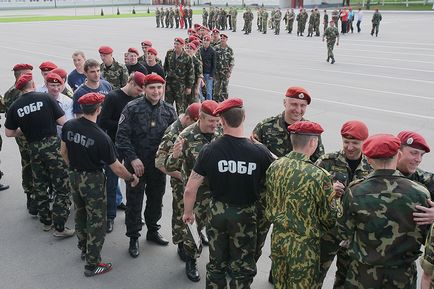 Спецназівських лікнеп чим відрізняються берети - краповиків, омонівців і десантників