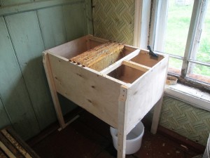 Tabel pentru tipărirea fagurilor de miere cu ajutorul propriilor mâini