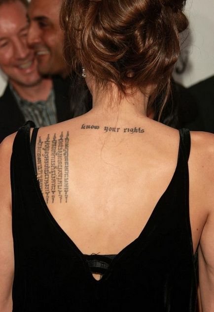 12 cele mai bune tatuaje Angelina Jolie