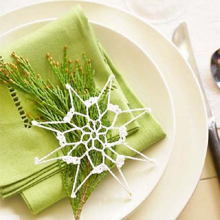 16 moduri strălucitoare de a decora o masă de Crăciun cu serviete