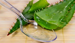 Aloe pentru pielea din jurul ochilor - nutriție delicată a pielii delicate