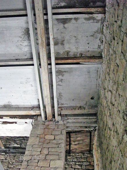 A torony és az étterem a hegyen Big Akhun (Tower) A torony és az étterem a hegyen Big Akhun
