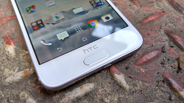 Ce inseamna - inlocuieste iPhone - de la HTC mai bine