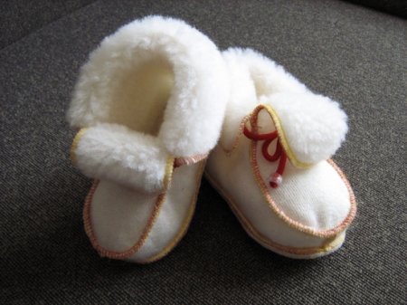 Chuni pantofi calde confortabile acasă pe care le puteți coase cu propriile mâini sau tricot în casă