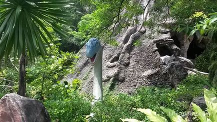 Діно парк міні-гольф (dino park mini golf) на Пхукеті - телепортація в юрський період