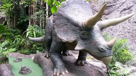 Dino parc mini-golf (dino parc mini golf) în Phuket - teleportare în perioada Jurassic