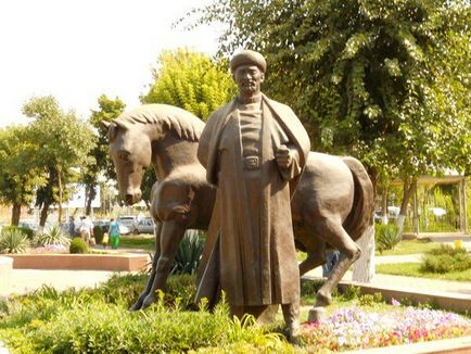 Jó, déli, napsütötte város Shymkent