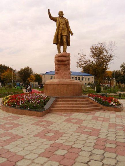 Jó, déli, napsütötte város Shymkent