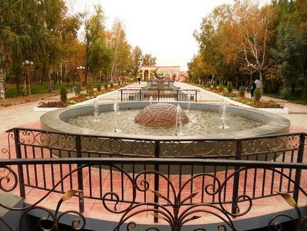 Jó, déli, napsütötte város Shymkent