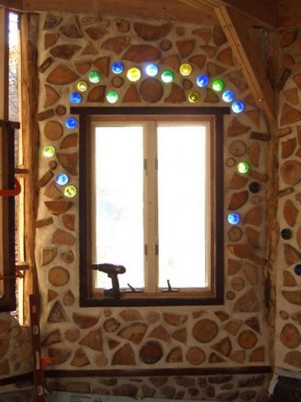 House fából és agyagból, 6 hektáros (állvány falak hónap) House fából és agyagból, 6 hektáros