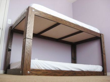 Bunk bed cu mâinile proprii