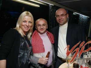 Ex-Poporului shkriblyak a fost lăsat fără o blondă! Glavred