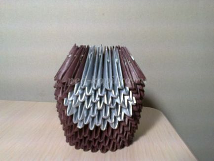 Arici cu conuri în tehnica modulară origami