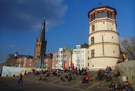 Orașul Düsseldorf și atracțiile sale principale cu descrieri și fotografii