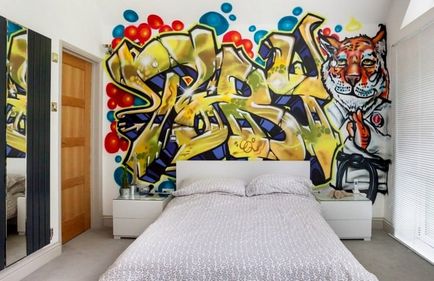 Графіті в кімнаті підлітка яскравий акцент і стильний декор інтер'єру