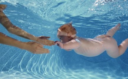 Grudnichkovoe úszás, mint hasznos fürdés babák és a szülei is problémái vannak a baba