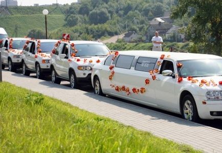 Штучні квіти - прикраса автомобілів - весільний рай