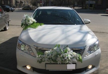 Művirág - a dekoráció autó - esküvői paradicsom