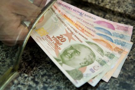 Ce bani să iei cu tine la Istanbul, unde să schimbi turneele valutare în Turcia