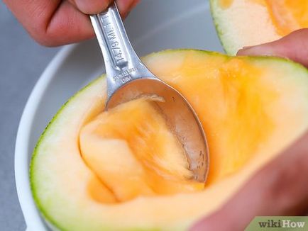 Cum se utilizează o lingură pentru pepene galben