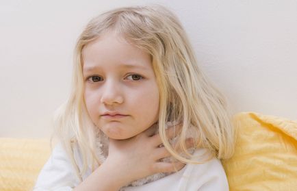 Як відрізнити небезпечну дитячу інфекцію від звичайної застуди або ГРВІ