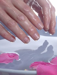 Cum de a strânge pielea pe mâinile cosmetologiei pentru a ajuta
