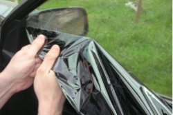 Cum să eliminați corect centrul de reparații auto tinted 