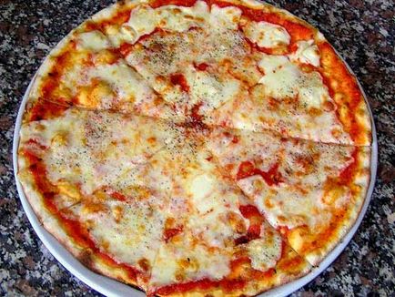 Cum să gătești pizza cu brânză acasă în cuptor