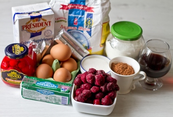 Hogyan kell főzni egy torta - Feketeerdő - egy bevált recept lépésről lépésre képekkel a finom blog (Korzh megtermékenyíteni ismét) Hogyan kell főzni egy torta - Feketeerdő - egy bevált recept lépésről lépésre képekkel a finom blog