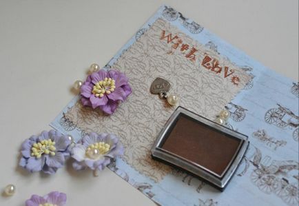 Hogyan készítsünk egy üdvözlőlap napján szerelmesek a szakterületen scrapbooking