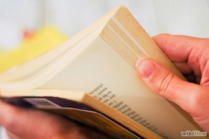 Cum să eliminați mirosul de mucegai din cărți