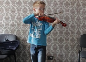 Cum sa alegi o vioara pentru un copil muzical de 5 ani