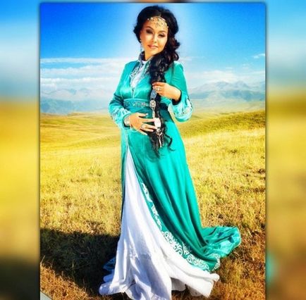 Cum arătau stelele în costumele naționale kazahiste, portalul de sex feminin