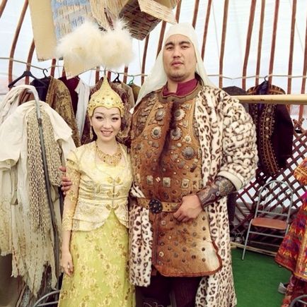 Як виглядають зірки в казахських національних костюмах, жіночий портал comode