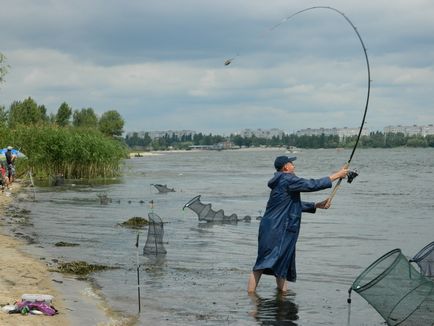Карась смажений на багатті, рибалка на Дніпро в Кременчуці і його околицях