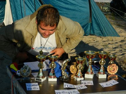 Карась смажений на багатті, рибалка на Дніпро в Кременчуці і його околицях