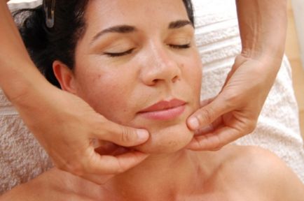 Efectele clasice ale masajului facial al procedurii și schema de realizare