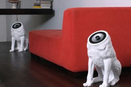 Coloane sub formă de câine fără cap de la proiectantul de șlefuit mulder