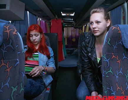 Regina basmului începe în autobuz