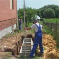 În cazul în care scurgeți apa din instrucțiunile de instalare video pentru septicator pentru propriile mâini, aveți caracteristici de drenaj