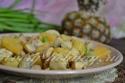 Pui cu ananas și ciuperci în cuptor - rețetă cu fotografie