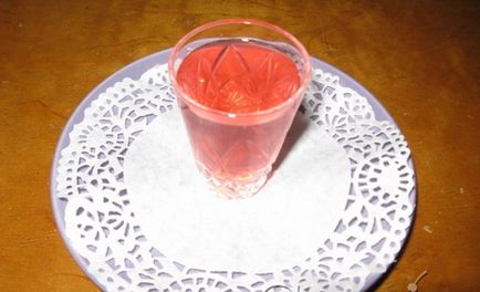 Likőr tea rózsaszirom a házi receptek, hogyan lehet egy finom ital (feltételek) Likőr tea rózsaszirom a házi receptek, hogyan készíthetünk ízletes italokat