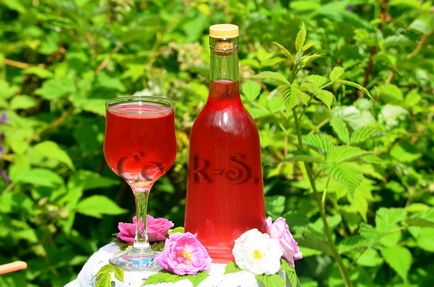 Лікер з пелюсток чайної троянди - найкращий рецепт - покроковий рецепт з фото, напої