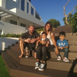 Lionel Messi sa căsătorit cu prietenul său din copilărie și cu mama copiilor lui Antonella rocuzzi - femeie