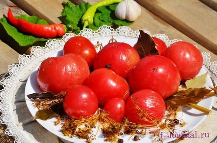Малосольні помідори на зиму швидкий класичний рецепт