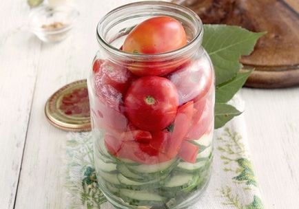 Мариновані помідори з огірками і перцем на зиму рецепт приготування