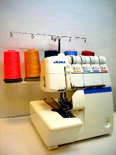 Maestru de clasă pe overlock juki mo 735 d, consiliul sovietic